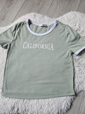 Rose + Vine “California” Ribbed Crop Tee – Soft Lounge / Summer Top 💚
